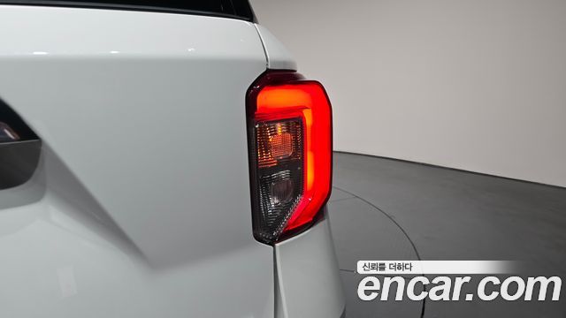 Ford Explorer 2021 — photo 9