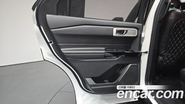 Ford Explorer 2021 — photo 15