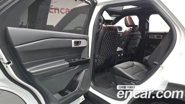 Ford Explorer 2021 — photo 16
