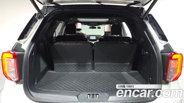 Ford Explorer 2021 — photo 31
