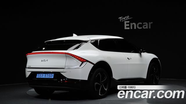 Kia EV6 2022 — photo 2