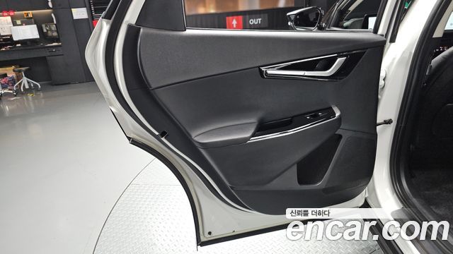 Kia EV6 2022 — photo 15