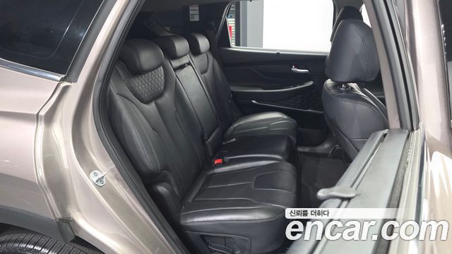 Hyundai Santafe 2019 — photo 17
