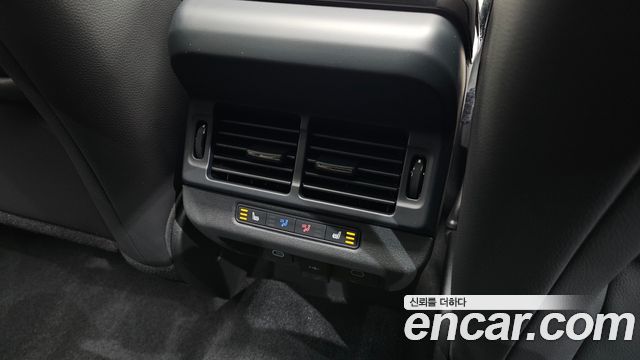 Land Rover Range Rover Evoque 2026 — photo 18