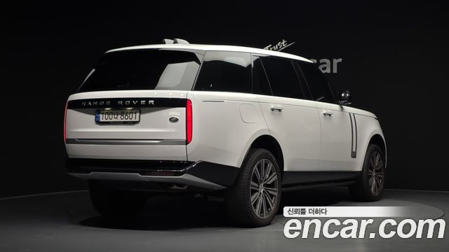 Land Rover Range Rover 2023 — photo 2
