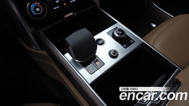 Land Rover Range Rover 2023 — photo 12