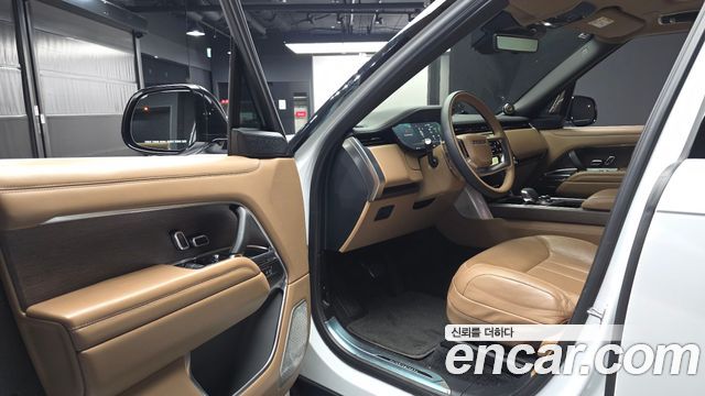 Land Rover Range Rover 2023 — photo 13