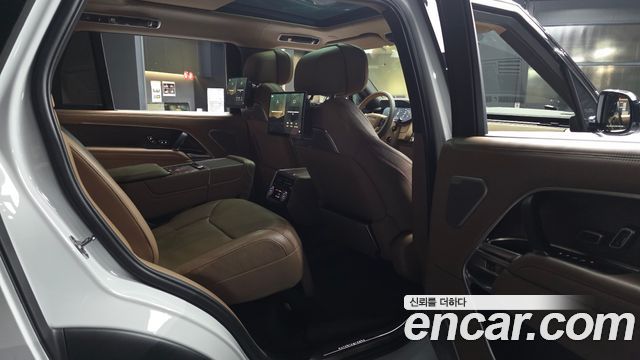 Land Rover Range Rover 2023 — photo 18