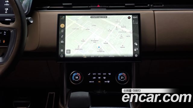 Land Rover Range Rover 2023 — photo 21