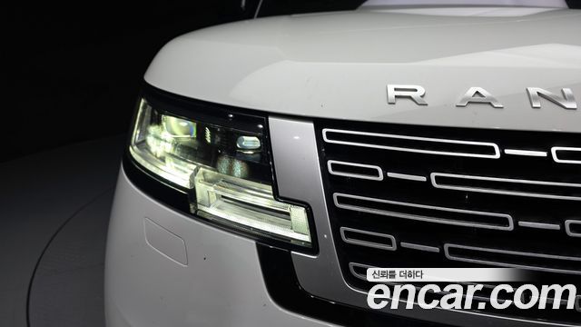 Land Rover Range Rover 2023 — photo 8