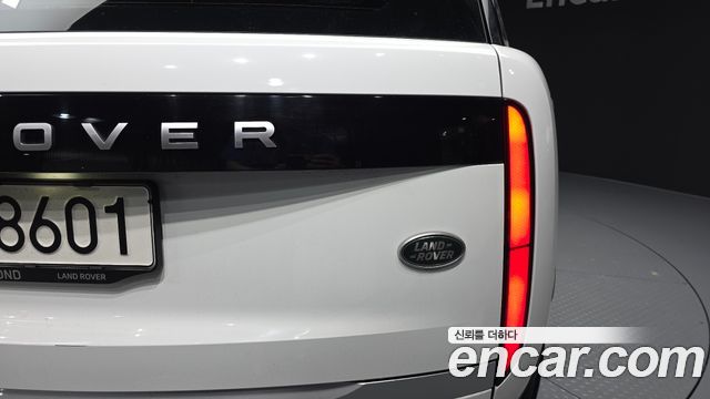 Land Rover Range Rover 2023 — photo 9