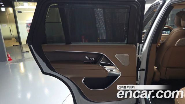 Land Rover Range Rover 2023 — photo 15