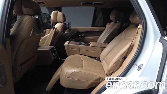 Land Rover Range Rover 2023 — photo 16