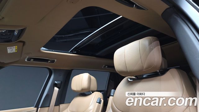Land Rover Range Rover 2023 — photo 27