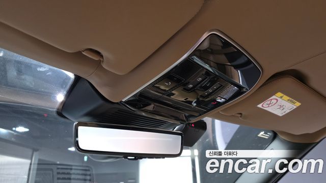 Land Rover Range Rover 2023 — photo 28