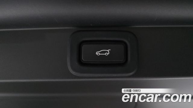 Land Rover Range Rover 2023 — photo 30