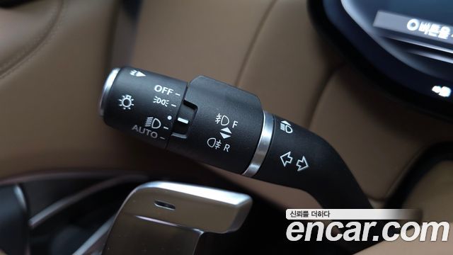 Land Rover Range Rover 2023 — photo 32