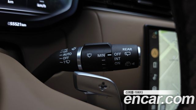 Land Rover Range Rover 2023 — photo 33