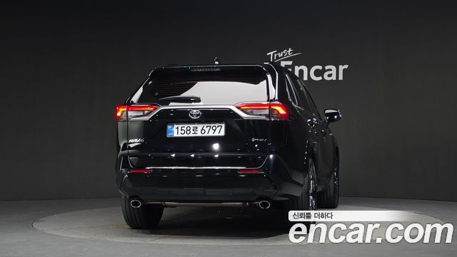 Toyota RAV4 2025 — photo 4