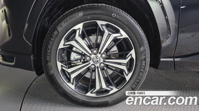 Toyota RAV4 2025 — photo 5