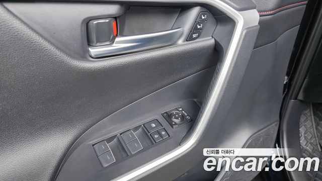 Toyota RAV4 2025 — photo 31