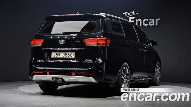 Kia Canival 2016 — photo 2