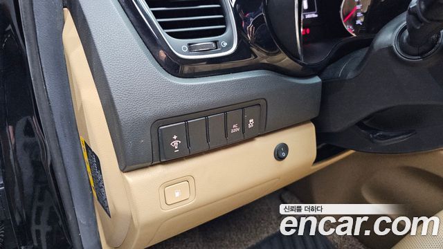 Kia Canival 2016 — photo 16