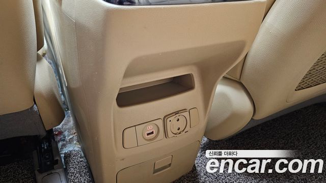 Kia Canival 2016 — photo 17