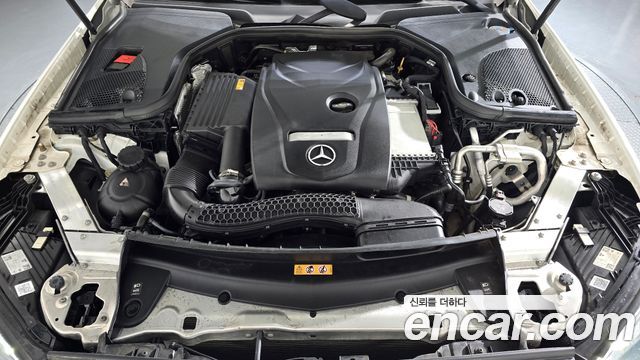 Mercedes-Benz E-Class 2023 — photo 6