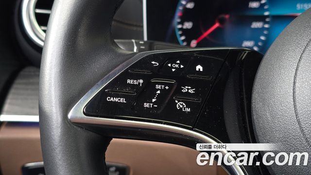 Mercedes-Benz E-Class 2023 — photo 21