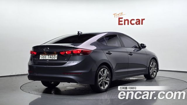 Hyundai AVANTE 2018 — photo 2