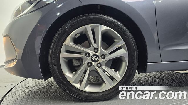 Hyundai AVANTE 2018 — photo 5