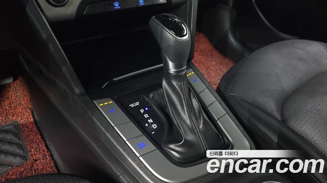Hyundai AVANTE 2018 — photo 9