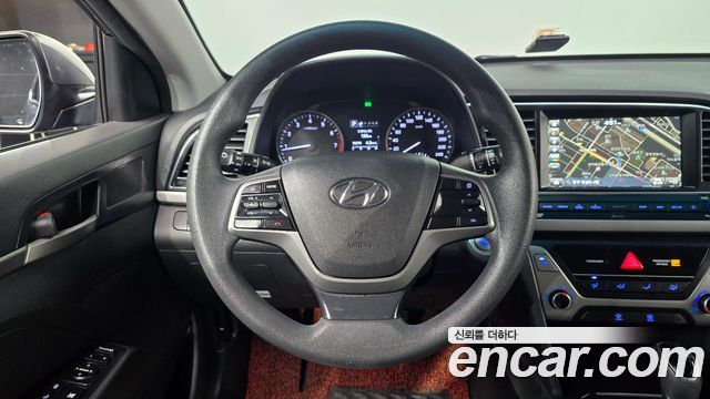 Hyundai AVANTE 2018 — photo 13