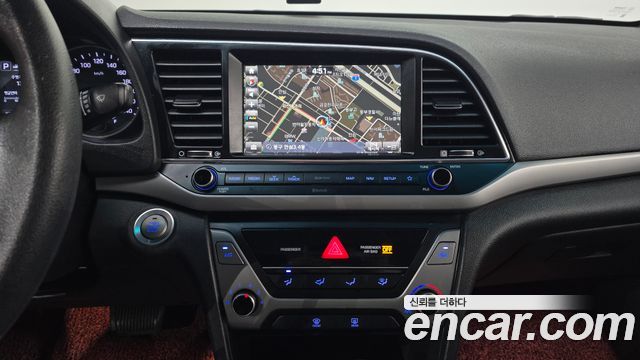 Hyundai AVANTE 2018 — photo 15