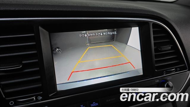 Hyundai AVANTE 2018 — photo 16