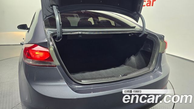 Hyundai AVANTE 2018 — photo 18
