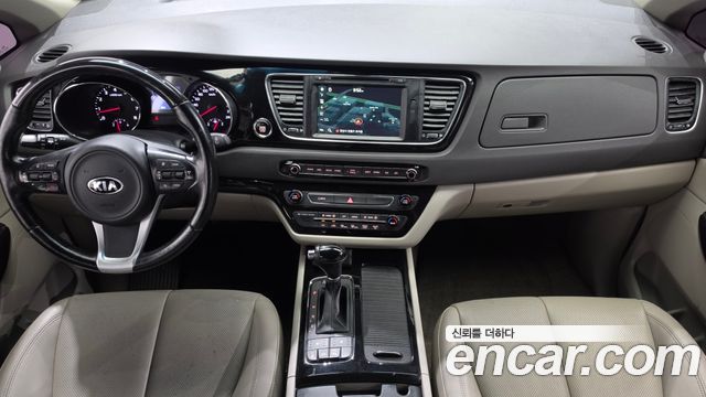 Kia Canival 2016 — photo 7