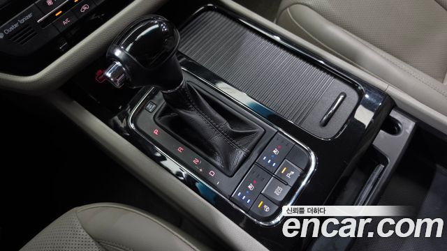 Kia Canival 2016 — photo 9