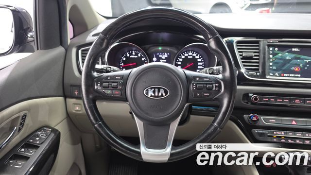 Kia Canival 2016 — photo 13