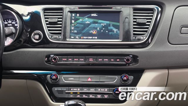 Kia Canival 2016 — photo 14