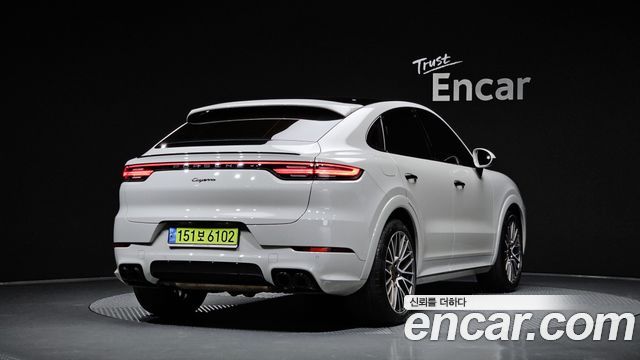 Porsche Cayenne 2023 — photo 2