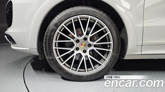 Porsche Cayenne 2023 — photo 5