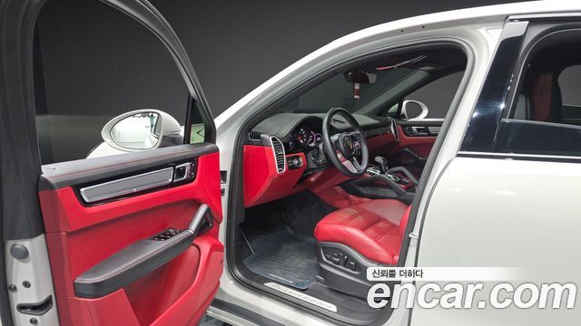 Porsche Cayenne 2023 — photo 13