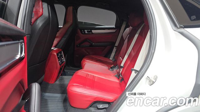 Porsche Cayenne 2023 — photo 18