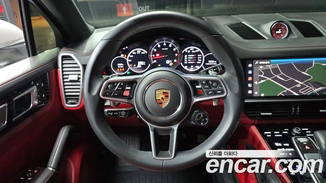Porsche Cayenne 2023 — photo 19