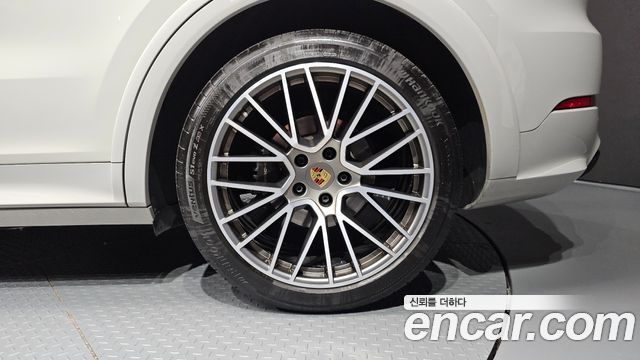 Porsche Cayenne 2023 — photo 7