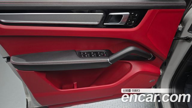 Porsche Cayenne 2023 — photo 14