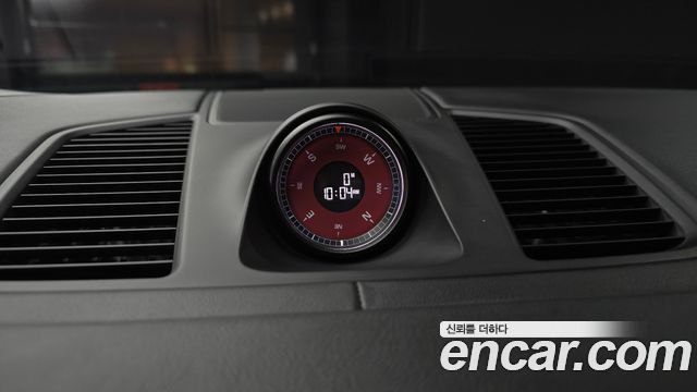 Porsche Cayenne 2023 — photo 28