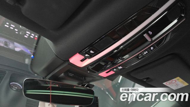 Porsche Cayenne 2023 — photo 32